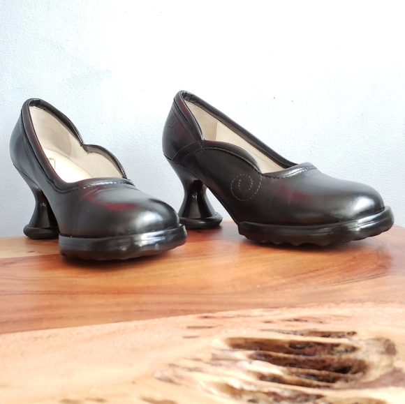 JOHN FLUEVOG BLACK LEATHER PUMPS SIZE 6.5 - Picture 6 of 16